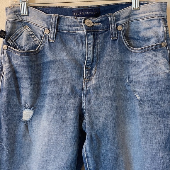 Rock Republic distressed jeans 12. (H) - Picture 3 of 8